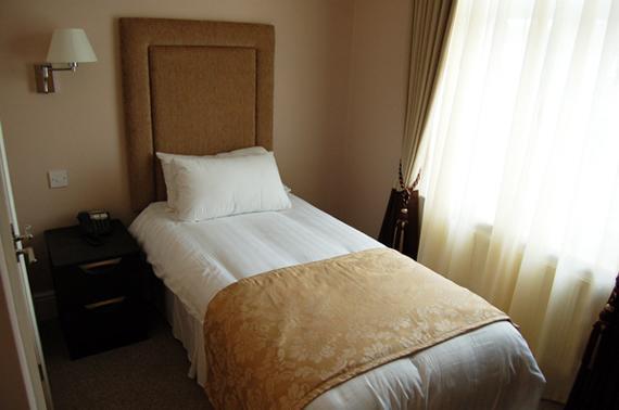 Devonshire Hotel Hornchurch Habitación foto